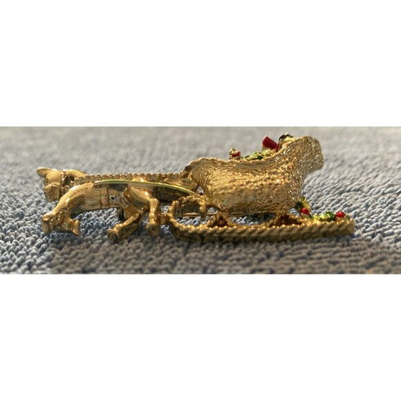 Vintage Brooch/pin Courting Couple Horse Sleigh Signed Gerrys Gold Tone - Picture 3 of 12